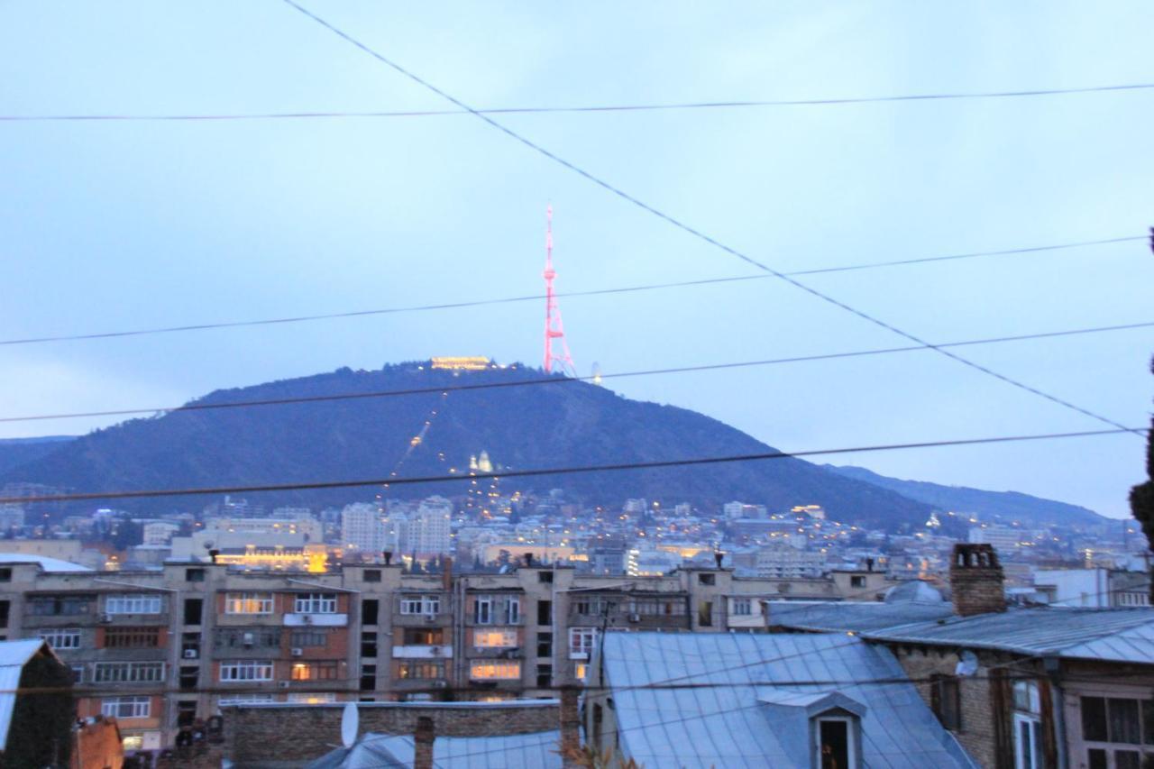 Blossom Hostel Tbilisi Exterior photo