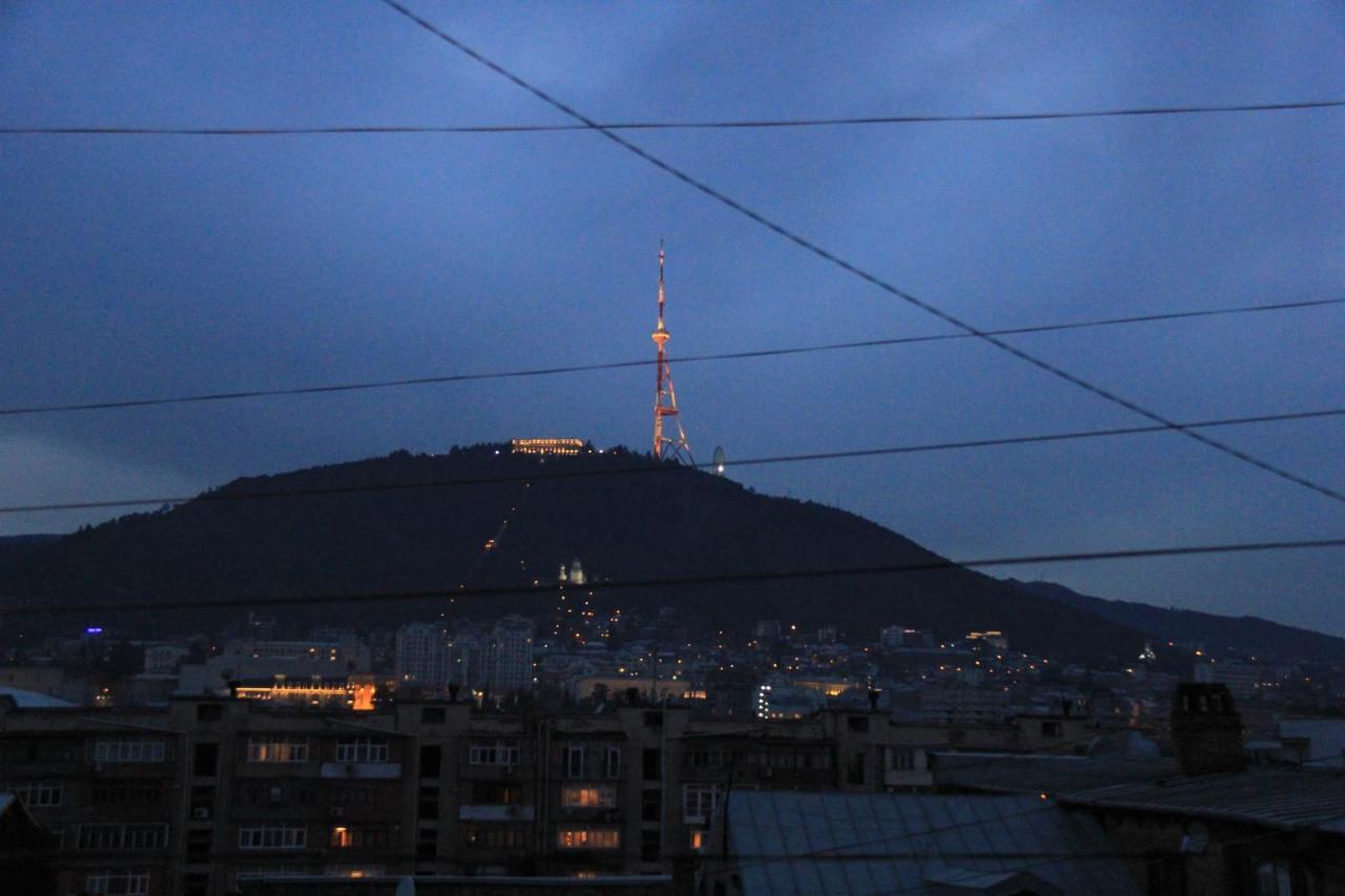 Blossom Hostel Tbilisi Exterior photo